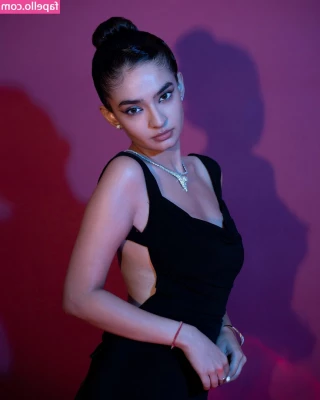 Anushka Sen [ anushka-sen ] - Don’t tell our divine secrets, alright?