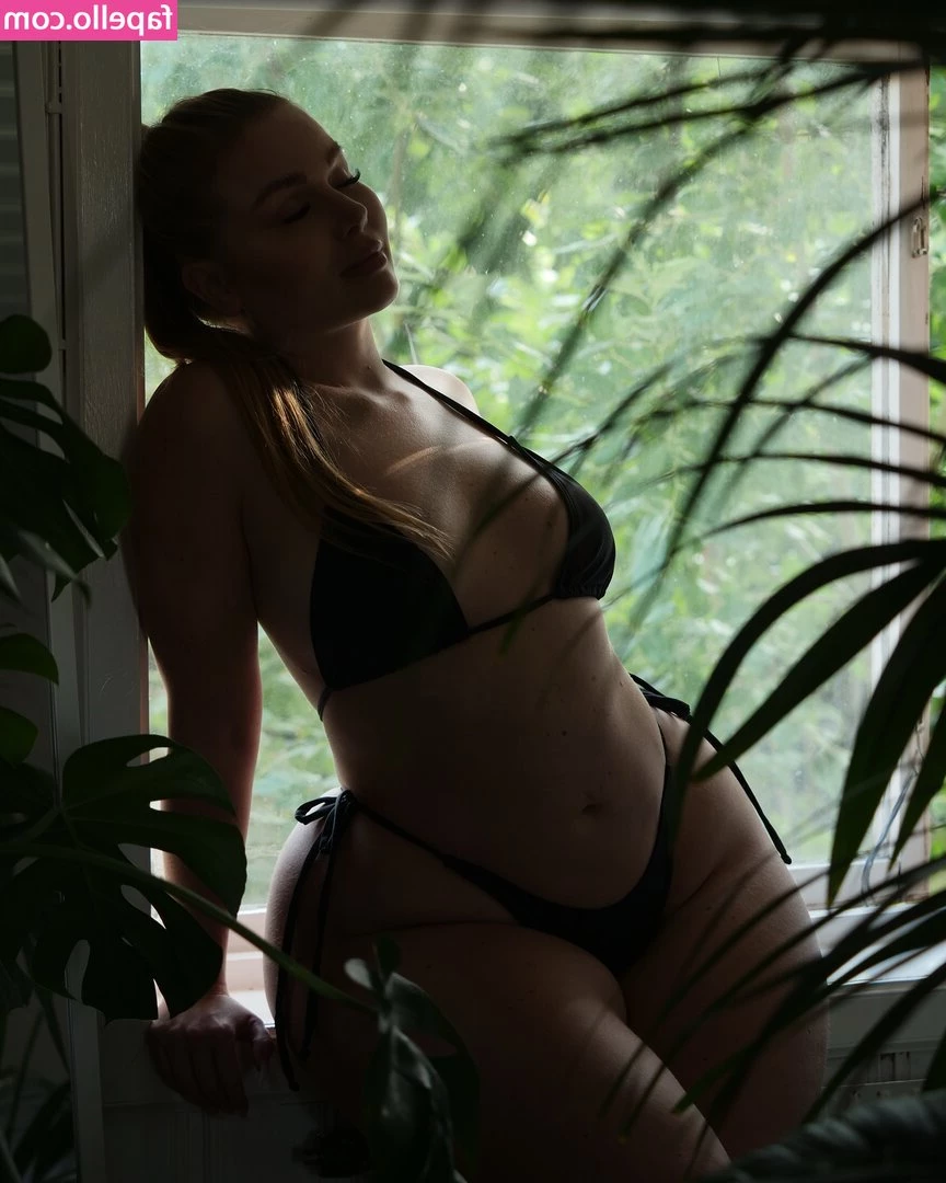 Emma Haggstrom [ emma-haggstrom ] - Happy Wednesday Loves