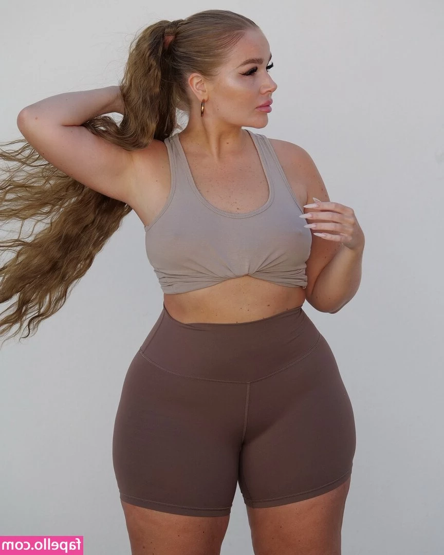 Emma Haggstrom [ emma-haggstrom ] - ArchivesIs this pic giving a 90 s porn vibe
