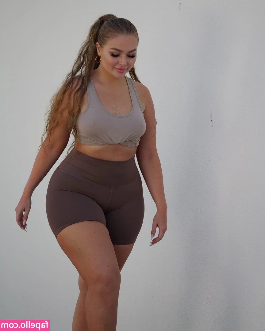 Emma Haggstrom [ emma-haggstrom ] - the day after look