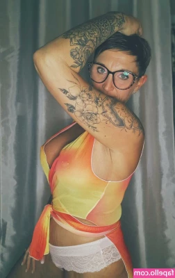 PrettyVictoria27 - a little self care Solo play tonight.   It's finally calmed down