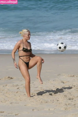 Luisa Sonza [ luisa-sonza ] - I know you want to see more, slide into my DM's!