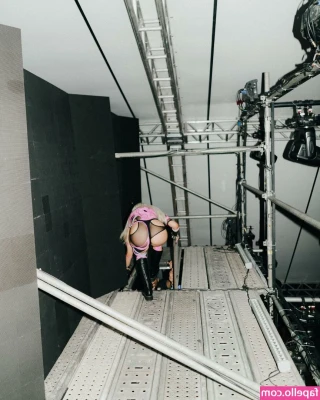 Luisa Sonza [ luisa-sonza ] - ⭐NEW⭐ NEON LESBO PARTY I was so excited to be these two curvy