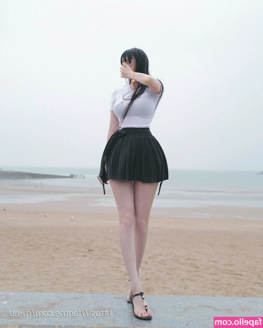 rh_ab [ rh-ab ] - I love living in constant summer✈️ Bali is a dream come true, I'm