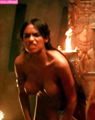 Rosario Dawson [ rosario-dawson ] - I love finding little tinies on the ground