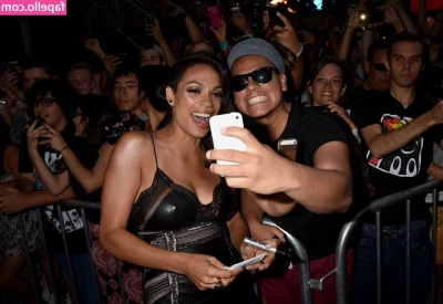 Rosario Dawson [ rosario-dawson ] - I’ll show you my routine if you show me yours… let’s make this
