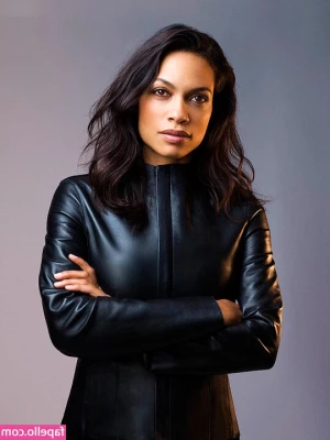 Rosario Dawson [ rosario-dawson ] - While cutting juicy fruits, have some fun!🤪 How many tangerines