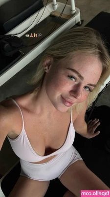 Your.dream.polly [ your-dream-polly ] - Lemme sucky sucky?😜💦😘