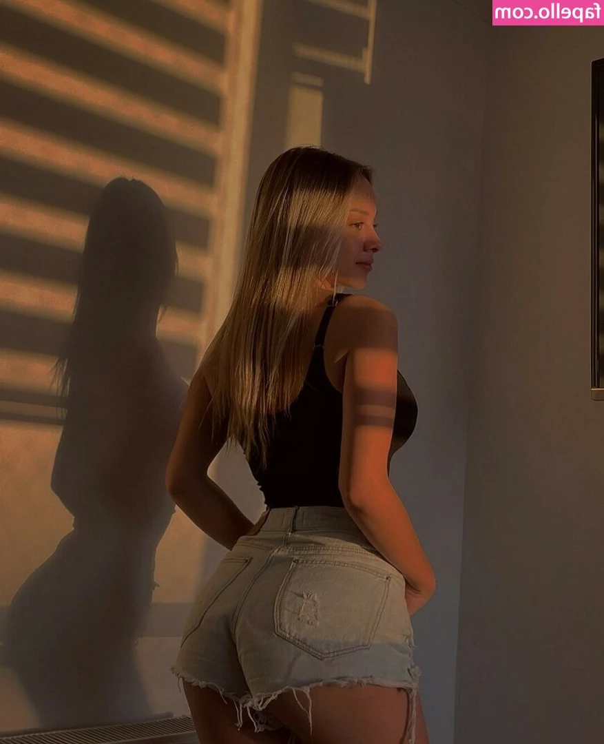 Michelle Constanza [ michelle-constanza ] - I love tasting myself after he cums in me 🤤🤤