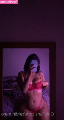 Caitlin May [ caitlin-may-1 ] - Cuáles son sus órdenes mi señor