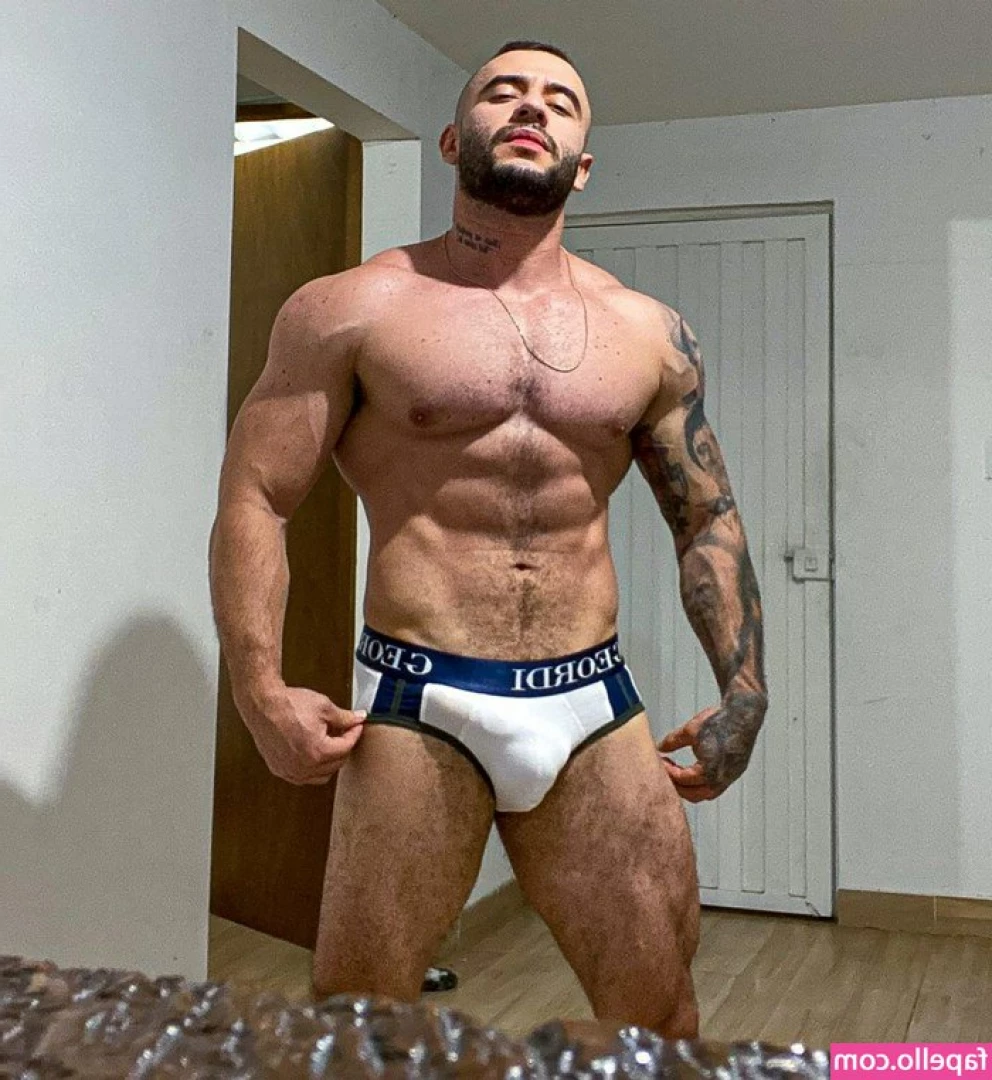 Dallas Free [ dallas-free ] - Are you perving on me🤭