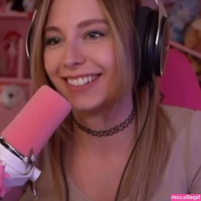 JenNyan [ jennyan-1 ] - Comment or like this if you wanna see some hot wet pussy tonight  I
