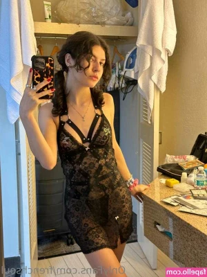 frenchsoul - Hi  I m  lexystud I m a student and I m in love with my teacher   He