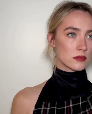 Saoirse Ronan [ saoirse-ronan ] - Hey guys! Sorry I haven’t been posting lately. My phone got water