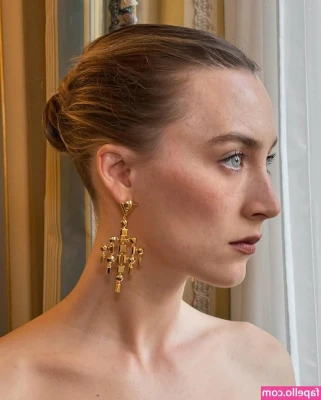 Saoirse Ronan [ saoirse-ronan ] - I love outfits i can get rough in