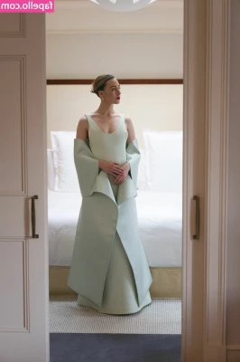 Saoirse Ronan [ saoirse-ronan ] - You like naughty sluts that are thankful? 😈 Watch me thank my