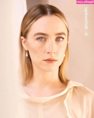 Saoirse Ronan [ saoirse-ronan ] - Hey loves! So I’ve decided to go live today, 10 am PT and hope to