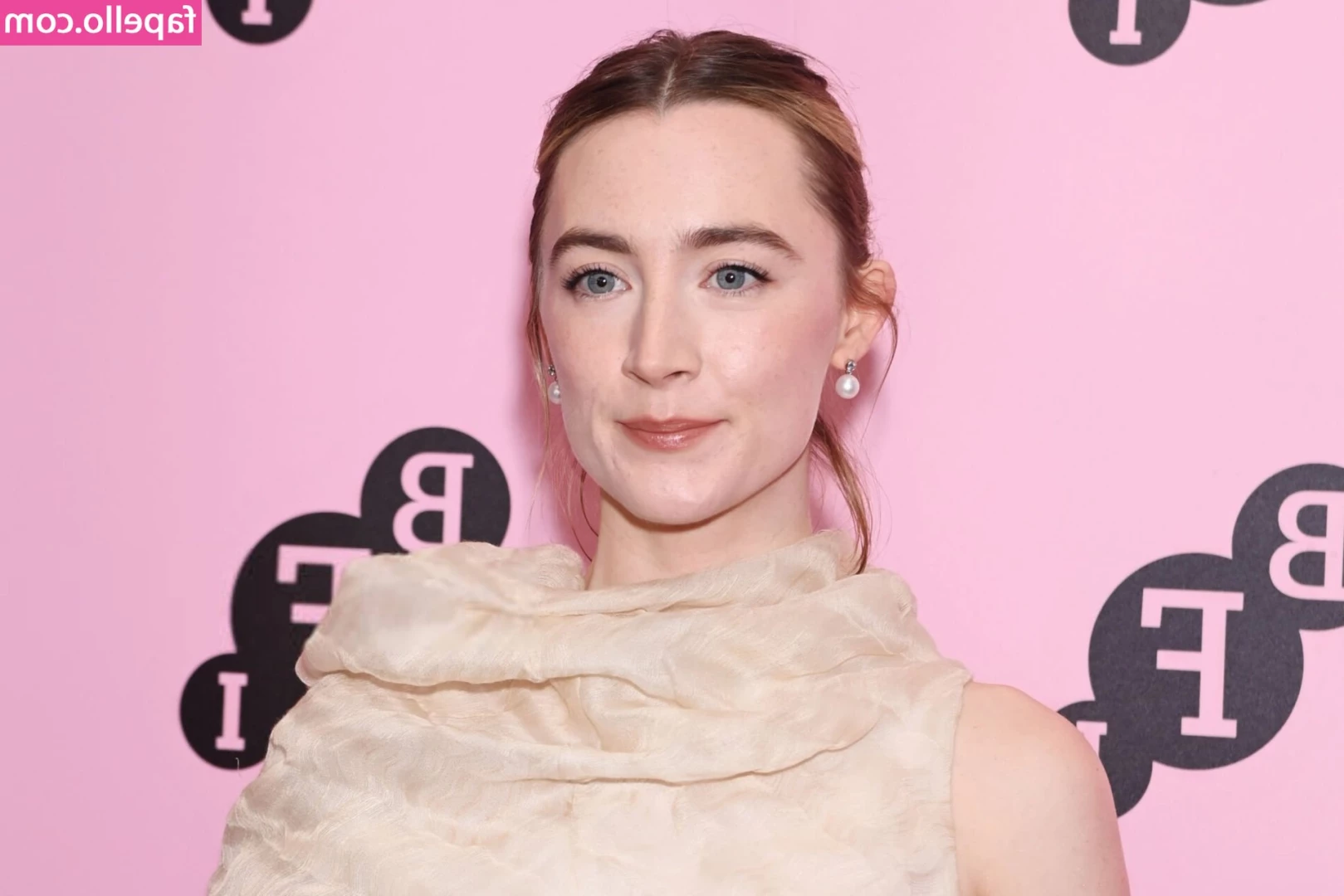 Saoirse Ronan [ saoirse-ronan ] - A sneak peak into my llama pyjamas 😝