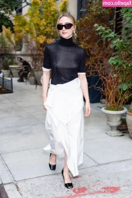 Saoirse Ronan [ saoirse-ronan ] - Would you let me be your doll? 👩🏽💘