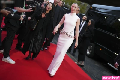 Saoirse Ronan [ saoirse-ronan ] - I’m a delicacy 🔥