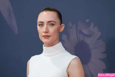 Saoirse Ronan [ saoirse-ronan ] - another rambling vlog but this time with some tiddies!