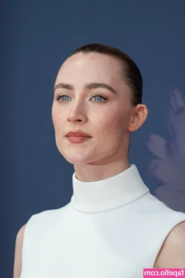 Saoirse Ronan [ saoirse-ronan ] - Don’t make me ask again….