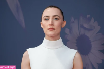 Saoirse Ronan [ saoirse-ronan ] - Sorry guys, OnlyFans is acting up and I can't upload the second part