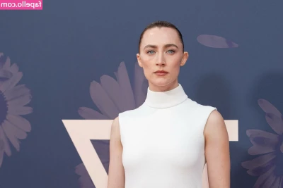 Saoirse Ronan [ saoirse-ronan ] - My bday is April 19th - spoil me https://www.amazon.com/hz/wis…