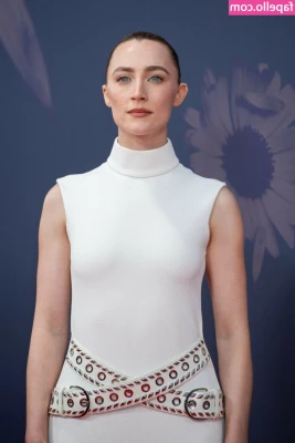 Saoirse Ronan [ saoirse-ronan ] - They're have two breasts to catch ❤️🩵