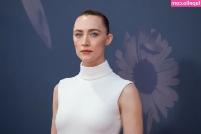 Saoirse Ronan [ saoirse-ronan ] - 겨울용 부츠가 미국에서 왔어요 핳.. 너무 따뜻하고