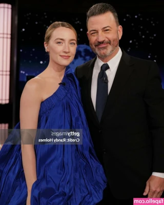 Saoirse Ronan [ saoirse-ronan ] - Hey hi howdy! I’m going to be on an ✨actual vacation✨ until