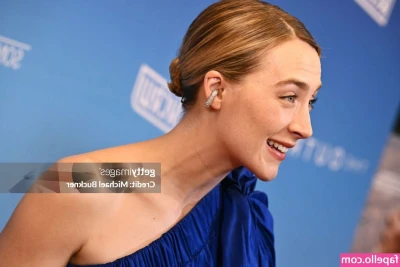 Saoirse Ronan [ saoirse-ronan ] - Can I bounce on your cock like this?