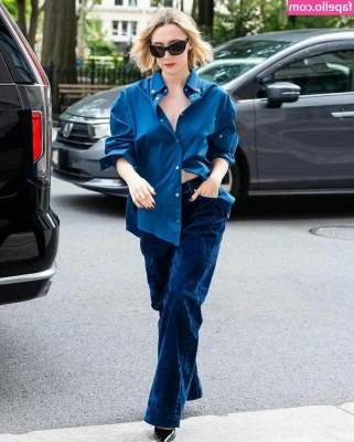 Saoirse Ronan [ saoirse-ronan ] - Tip $25 for 2 videos, 1 without the gold top!