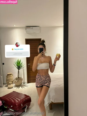 Merve Takn [ merve-takn ] - What would you like to dress me in?😏