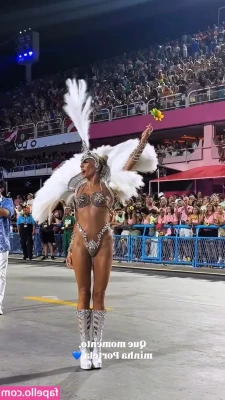Adriane Galisteu [ adriane-galisteu ] - Last day of this color on an UBER video, enjoy! Último dia dessa cor