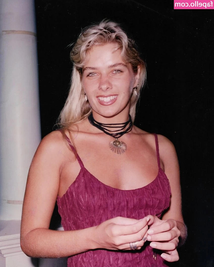 Adriane Galisteu [ adriane-galisteu ] - Que rico cuando se va arando solo con medio rosarlo