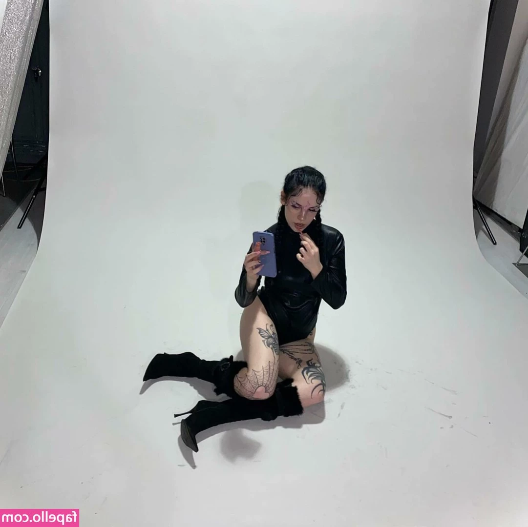 Wtfh4nde - Are you going to keep staring or fuck me