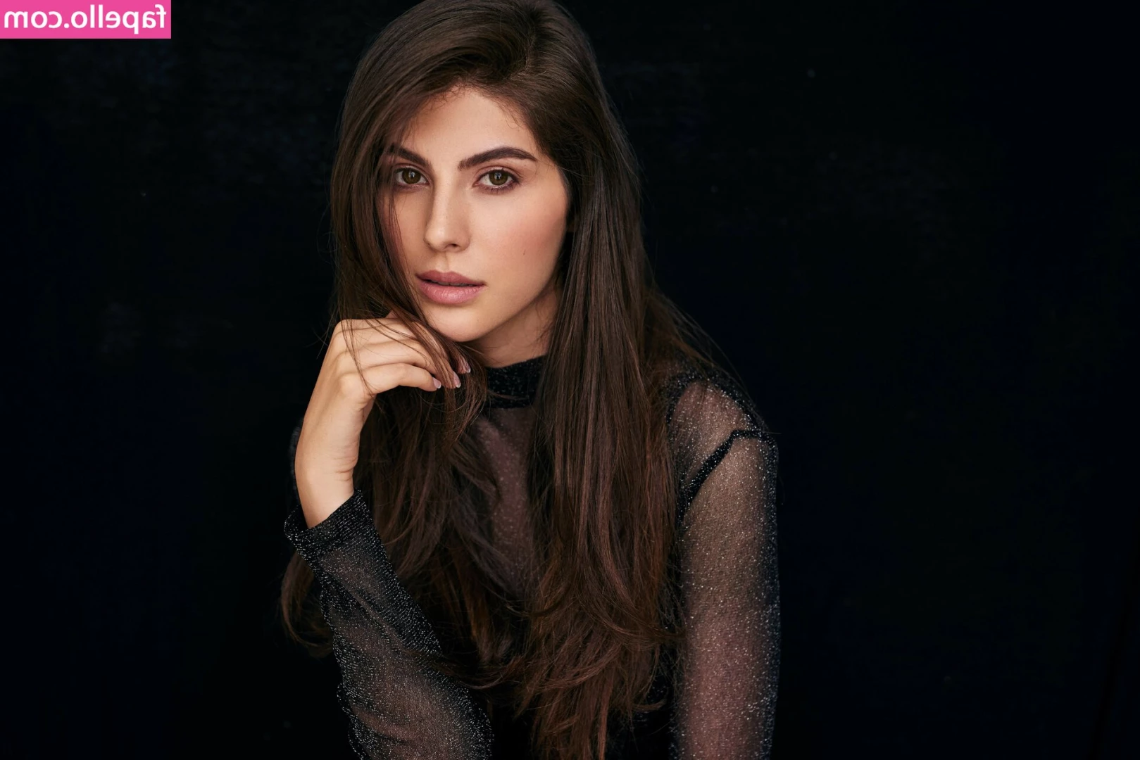Elnaaz Norouzi [ elnaaz-norouzi ] - 你的秘書小姐來囉
