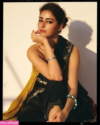 Ananya Pandey [ ananya-pandey ] - I adore the roundness   I took a bunch of cute pictures at a new high