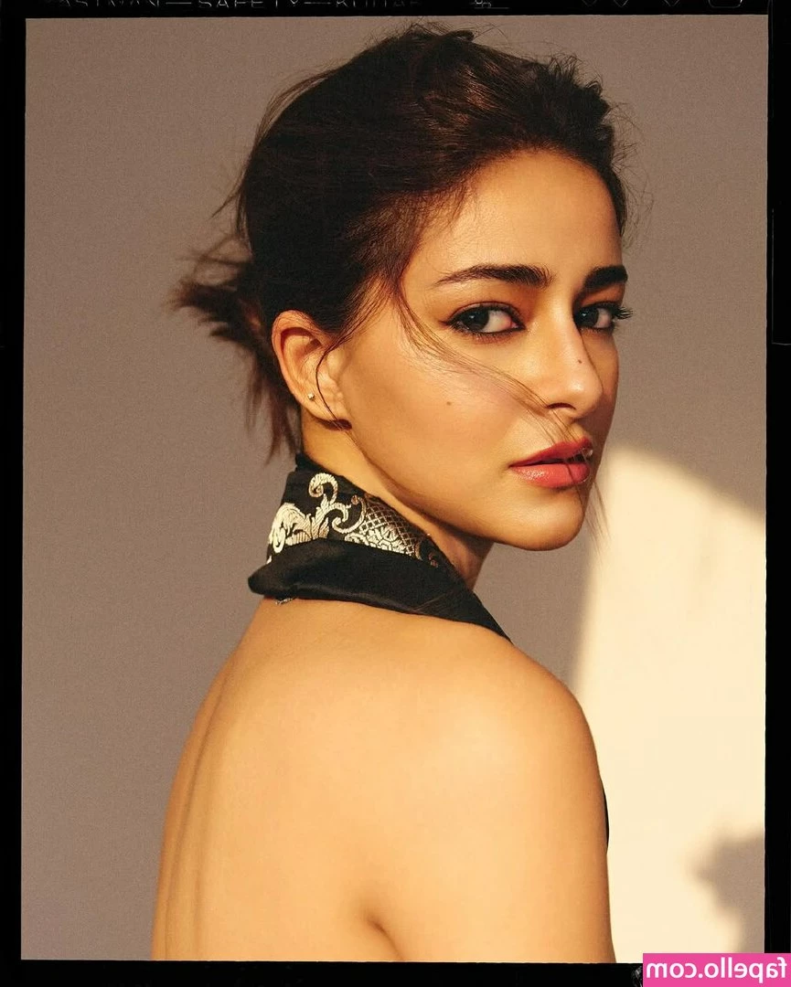 Ananya Pandey [ ananya-pandey ] - Stream started at 11/19/2019 06:19 am