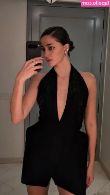 Ananya Pandey [ ananya-pandey ] - sending 100 of you some BTS photos of an explicit photoshoot i had on