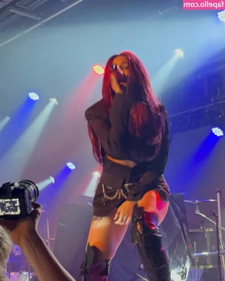 Addie Nicole Amick [ addie-nicole-amick-1 ] - Hola bonitos   Hoy os traigo un video mío divertido  bailando twerk