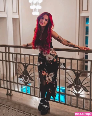 Addie Nicole Amick [ addie-nicole-amick-1 ] - Wanna kiss and tittyfuck me ?