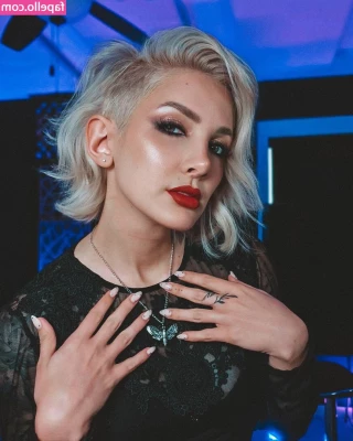 Addie Nicole Amick [ addie-nicole-amick-1 ] - Okay babes  so if you would like 40 spicy pics from my spicy shoot
