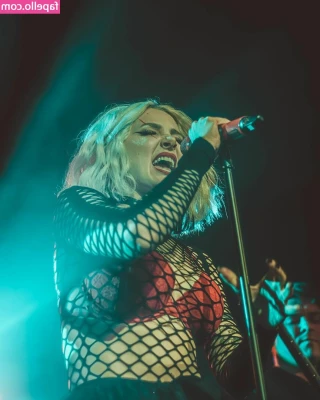 Addie Nicole Amick [ addie-nicole-amick-1 ] - Are you going to join me tonight? The stars are shining for just