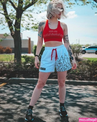 Addie Nicole Amick [ addie-nicole-amick-1 ] - I woke up horny enough to make you a custom 😏