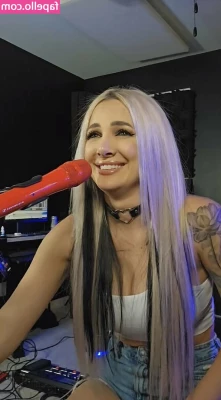 Addie Nicole Amick [ addie-nicole-amick-1 ] - A lot of content coming to you loves this week and video content,