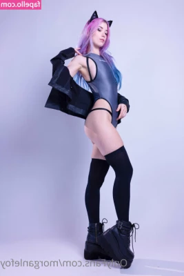 MorganLeFoy - Hi Welcome to Femboy Hooters! You want me?? Waait, im not on the