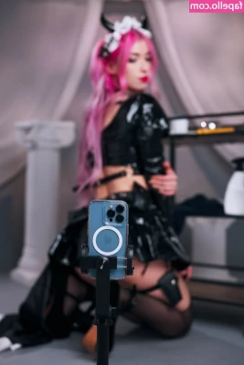 MorganLeFoy - Get down on your knees and worship your Goddess