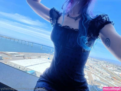 MorganLeFoy - When day drinking gets out of hand and all I want is to be throughly